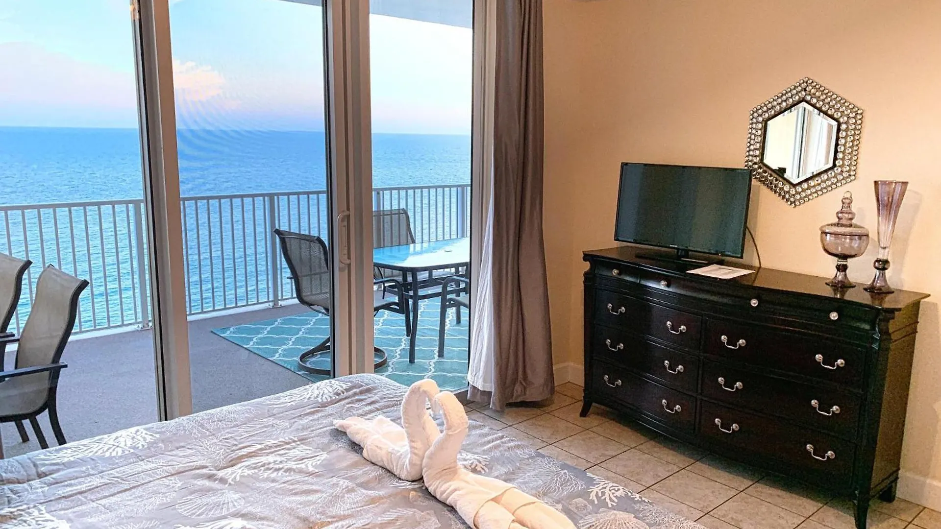 Semesterbostad Tropic Winds 2105 Villa Panama City Beach